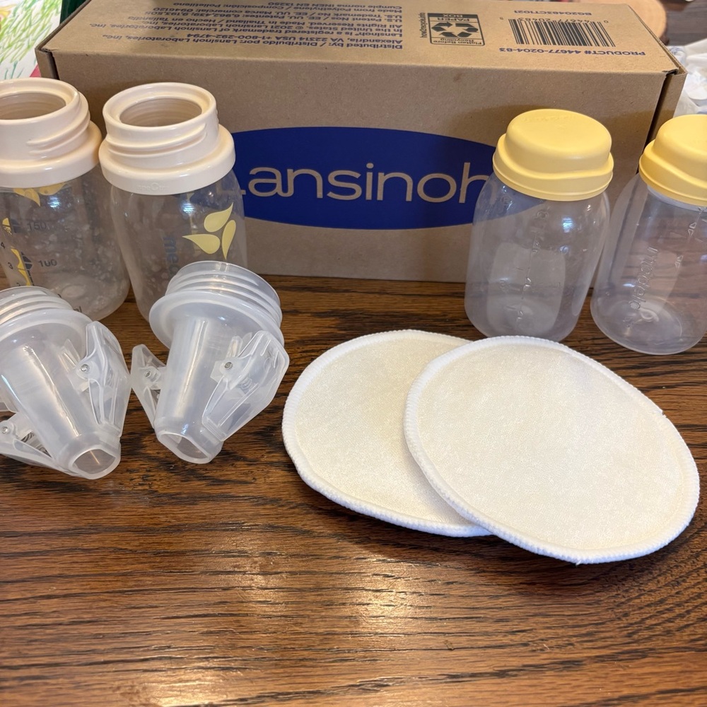 Breastfeeding Pumping Essentials Bundle: Bags, Bo… - image 1